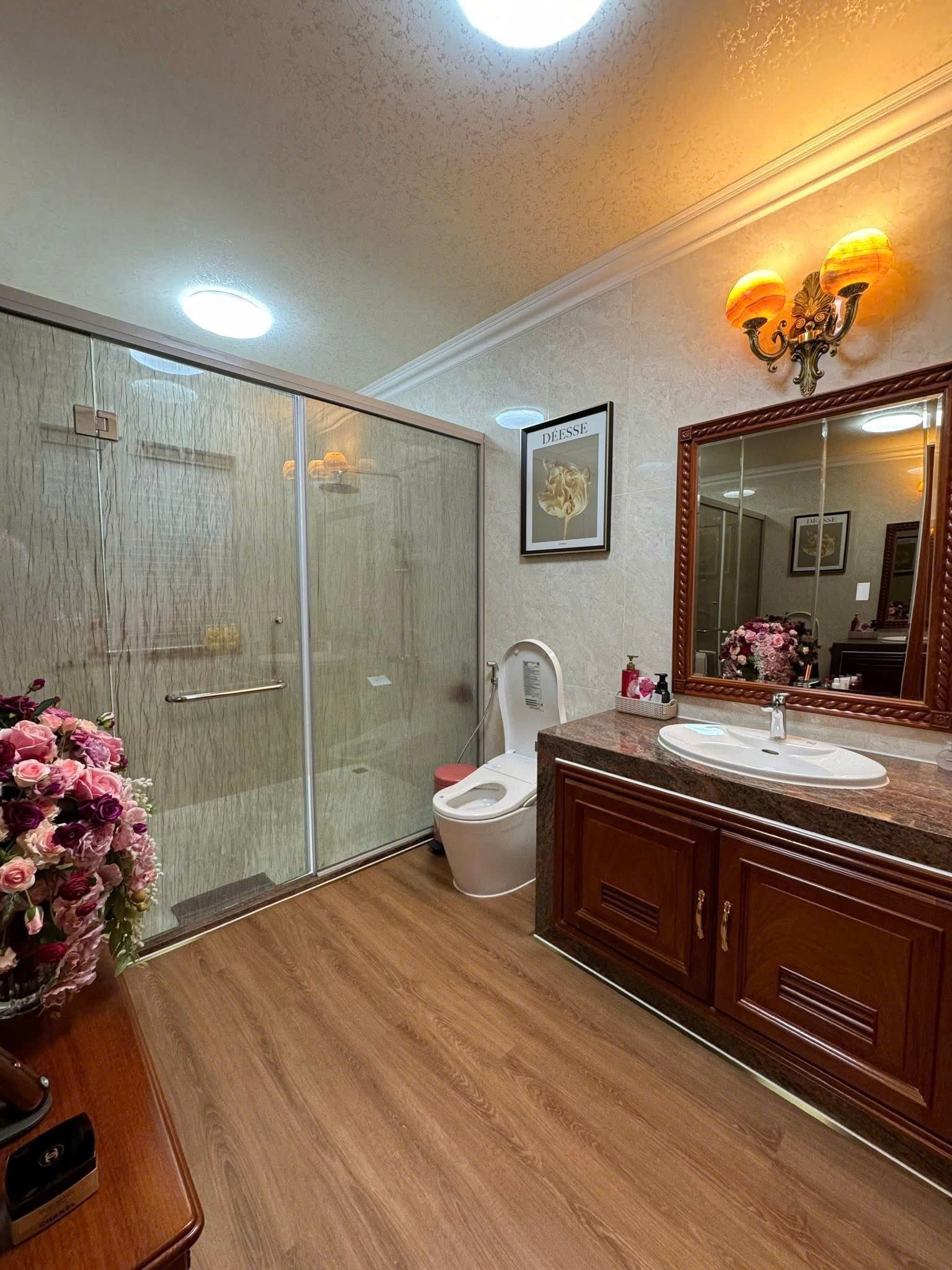 Cần bán Biệt thự Quận 2, Hồ Chí Minh, Diện tích 240m², Giá Thương lượng