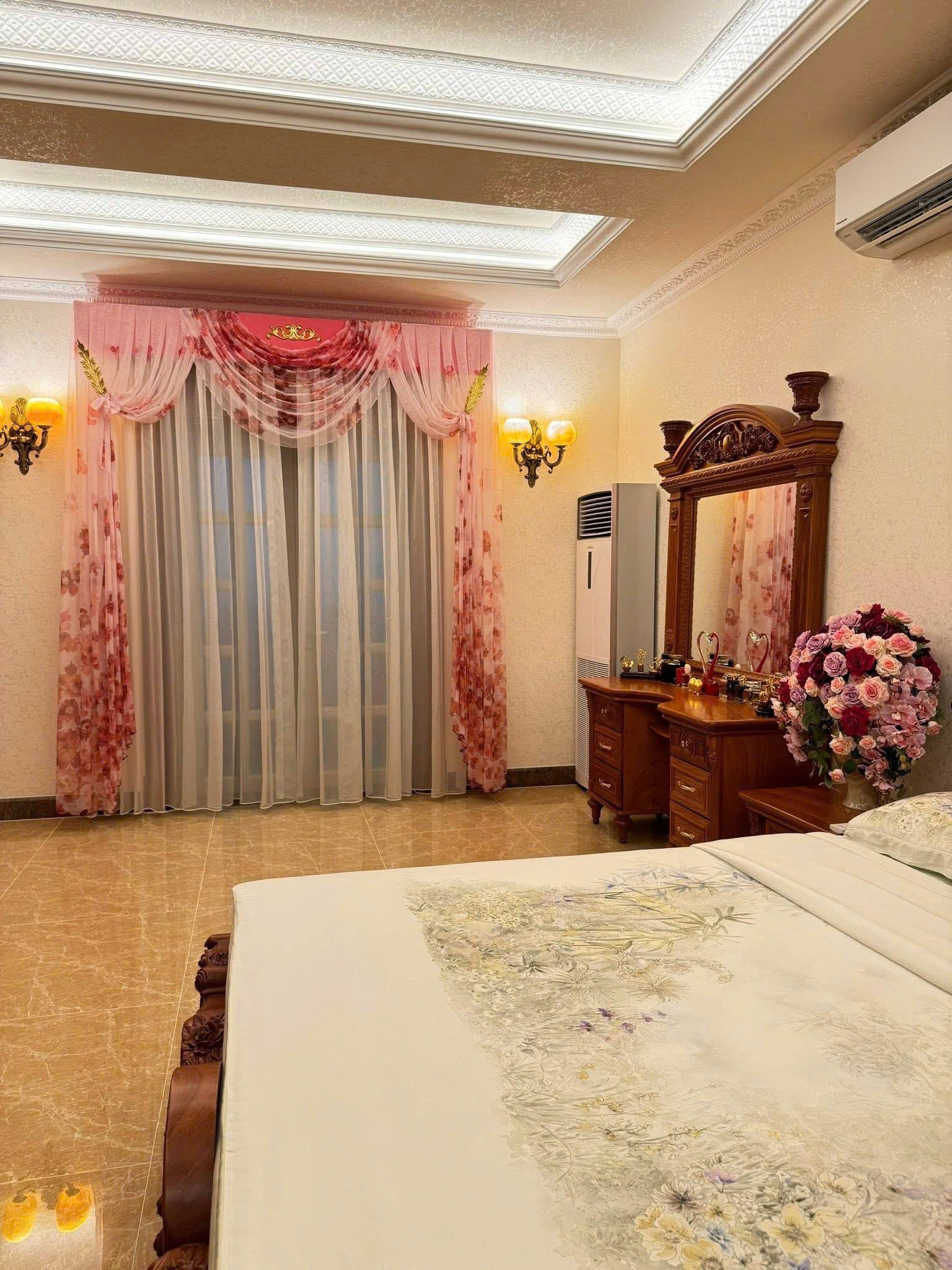 Cần bán Biệt thự Quận 2, Hồ Chí Minh, Diện tích 240m², Giá Thương lượng 2