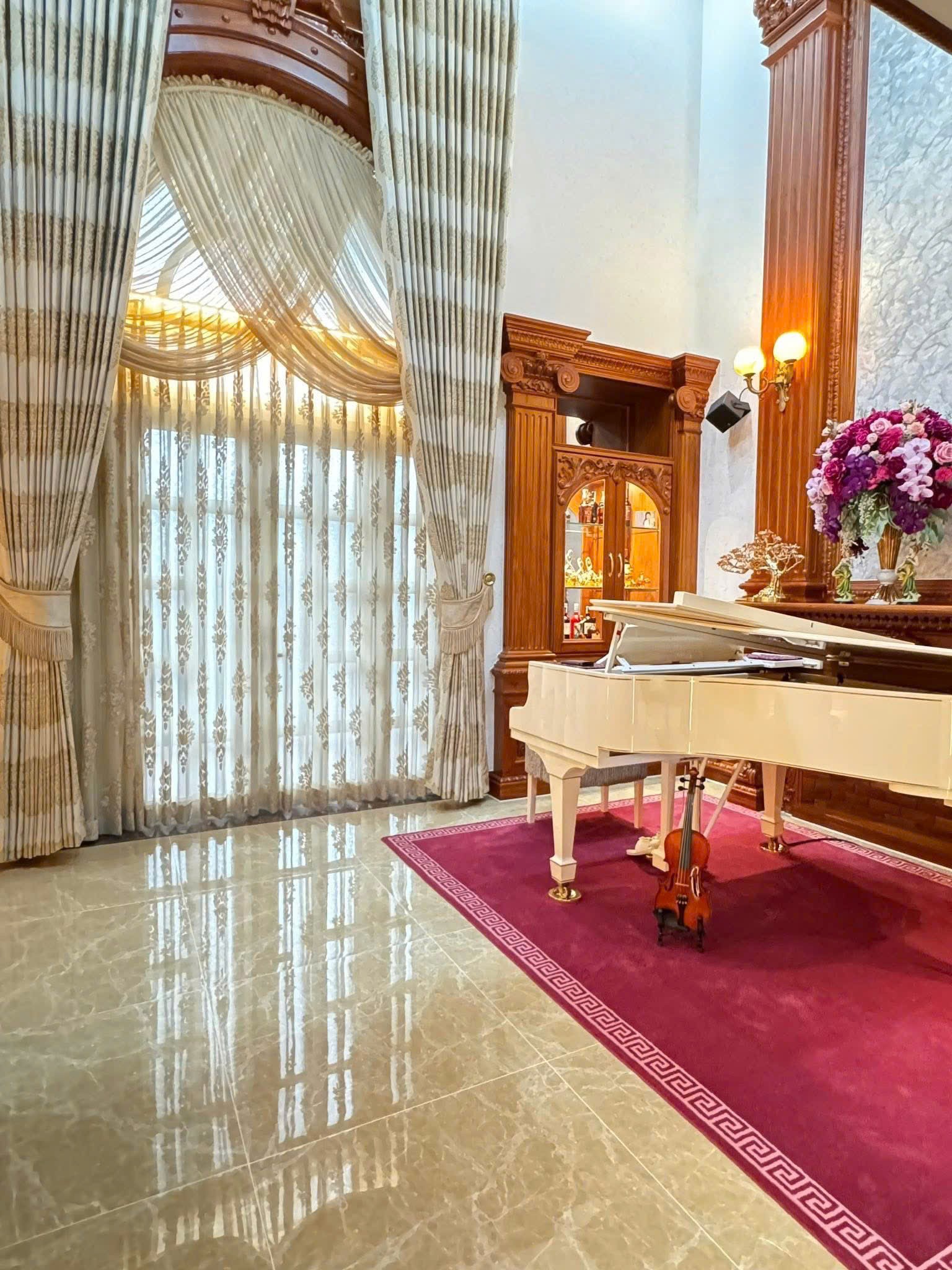 Cần bán Biệt thự Quận 2, Hồ Chí Minh, Diện tích 240m², Giá Thương lượng 3