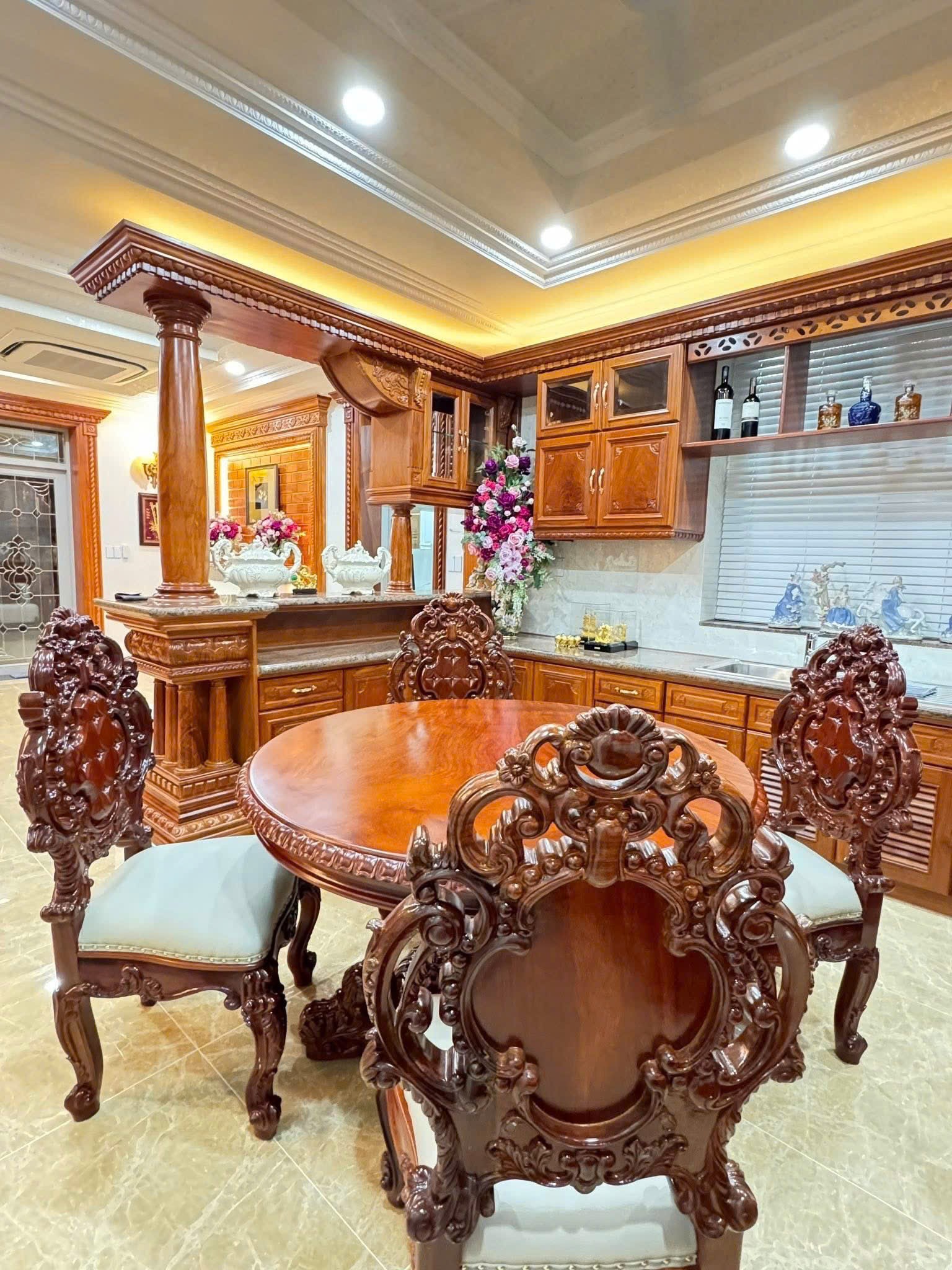 Cần bán Biệt thự Quận 2, Hồ Chí Minh, Diện tích 240m², Giá Thương lượng 6