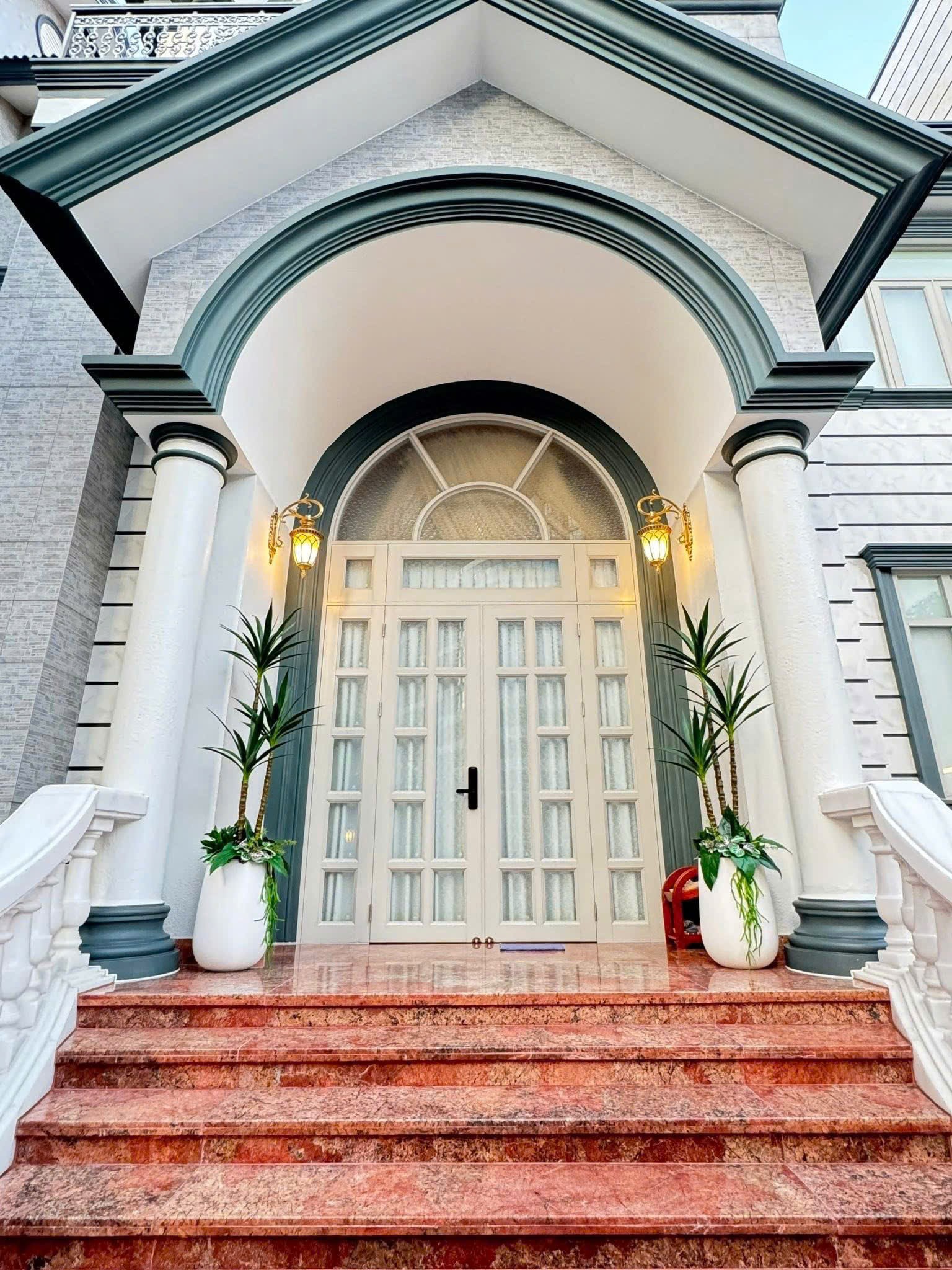 Cần bán Biệt thự Quận 2, Hồ Chí Minh, Diện tích 240m², Giá Thương lượng 14