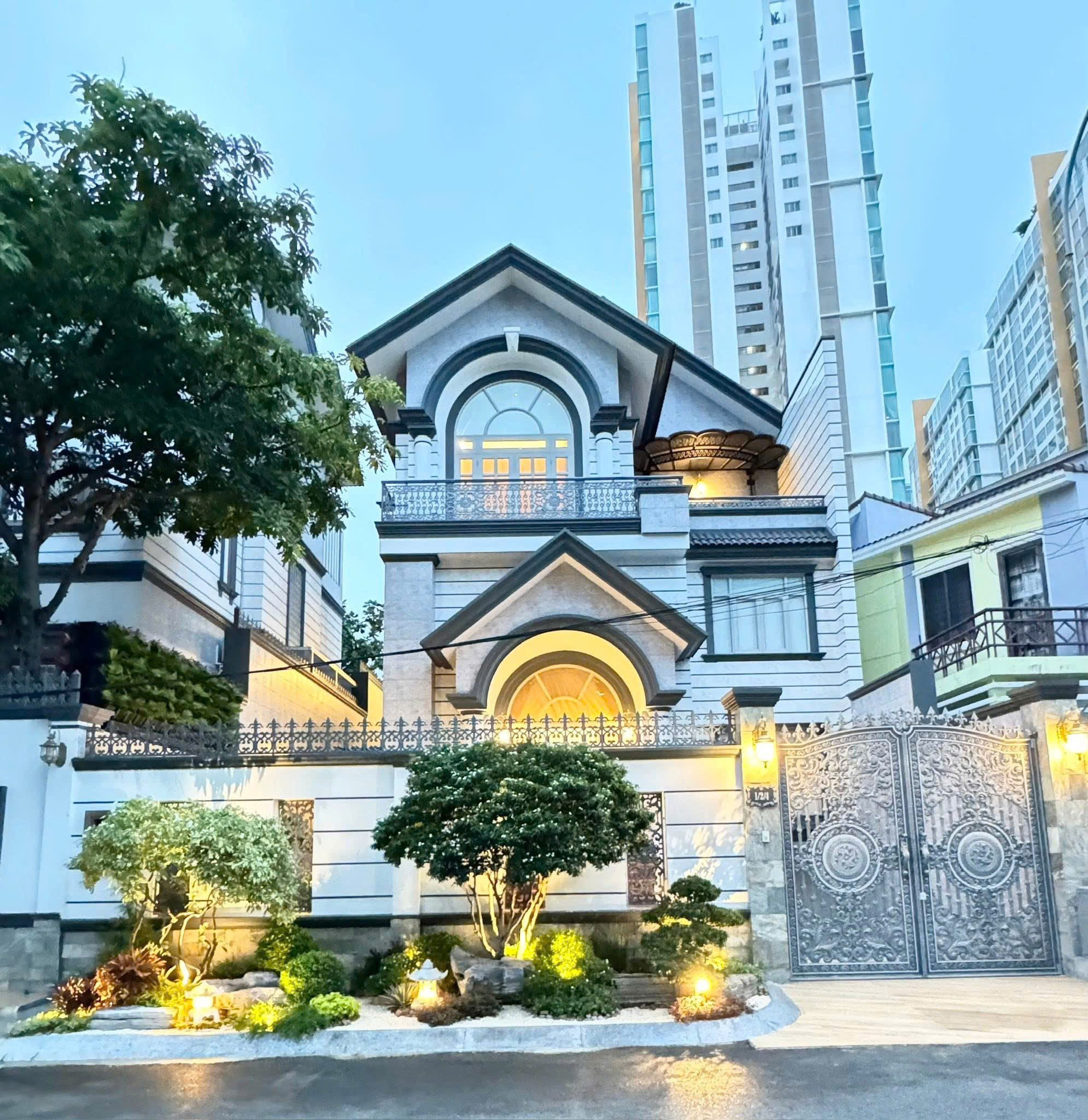 Cần bán Biệt thự Quận 2, Hồ Chí Minh, Diện tích 240m², Giá Thương lượng 16