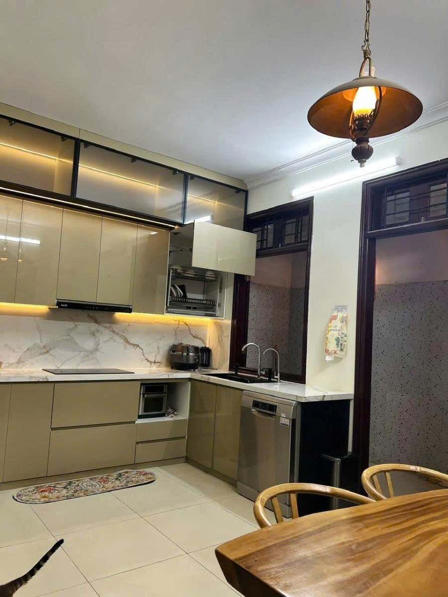 Cần bán Nhà mặt tiền đường Vũ Ngọc Phan, Phường Láng Hạ, Diện tích 90m², Giá 23.5 Tỷ 6