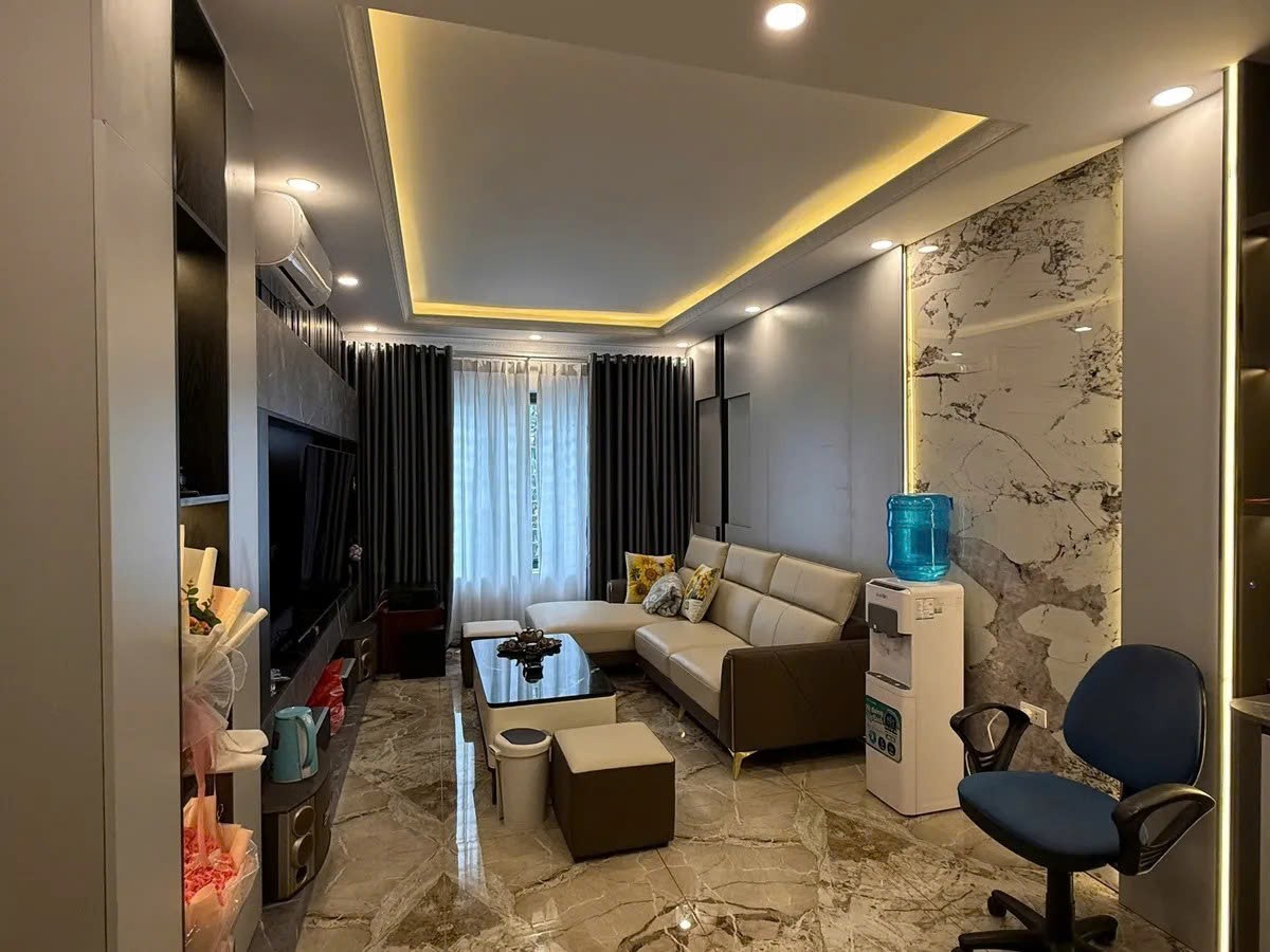 BÁN NHÀ MỚI Ở LUÔN Giang Biên -Long Biên 35m2 X6 tầng mặt tiền 3.5m,6 tỷ. 3