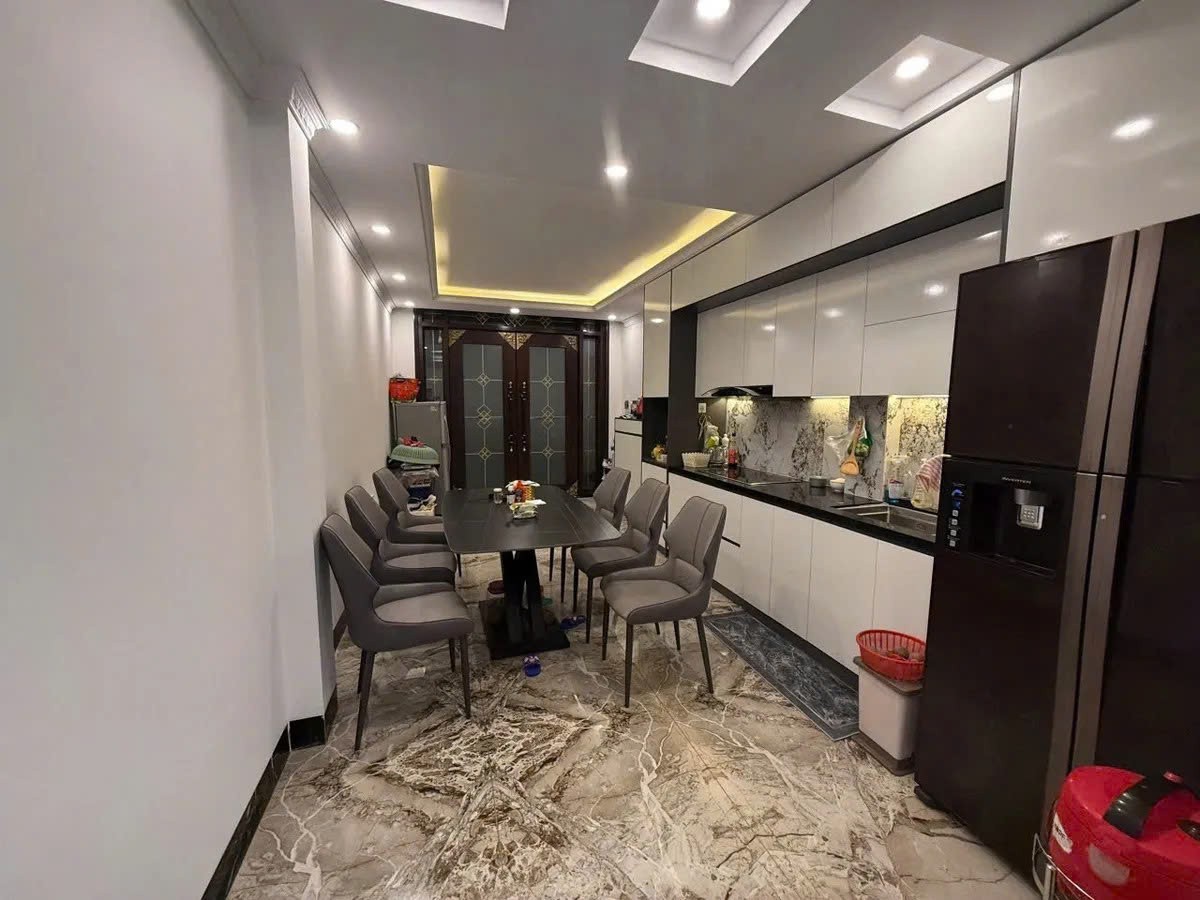 BÁN NHÀ MỚI Ở LUÔN Giang Biên -Long Biên 35m2 X6 tầng mặt tiền 3.5m,6 tỷ. 5
