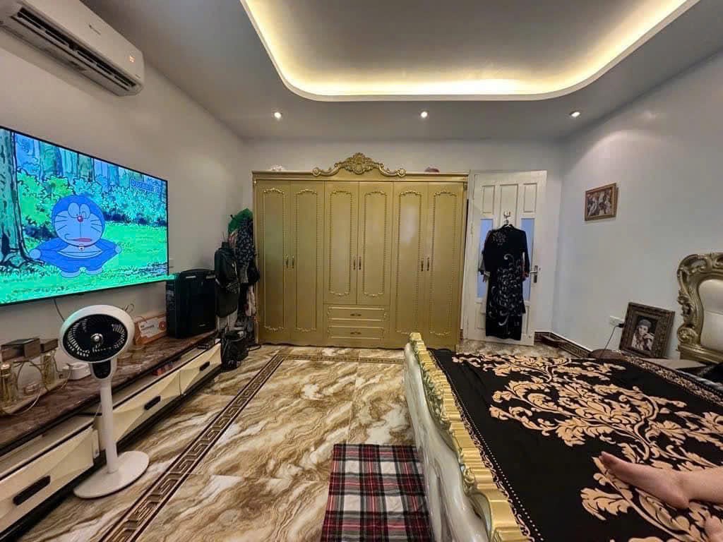 SIÊU PHẨM NHÀ ĐẸP ĐỊNH CÔNG, HOÀNG MAIDiện tích: 80m² – Mặt tiền rộng 5m – Ô tô đỗ gần 3