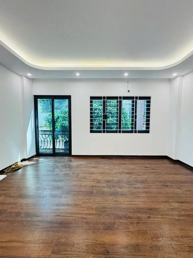NHÀ ĐẸP Ô TÔ VÀO NHÀ Trường Lâm-Long Biên  40m2 X 6 tầng, mặt tiền 5.1m, 8.9 tỷ. 5