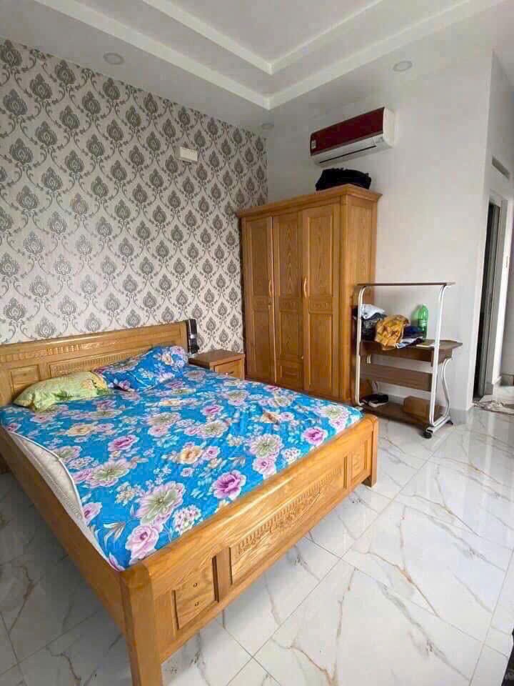 Cần bán Nhà mặt tiền đường Số 4, Phường Long Trường, Diện tích 133m²,  4 tầng 4