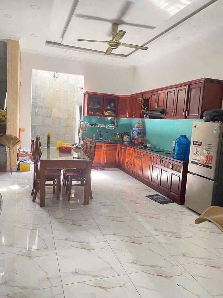 Cần bán Nhà mặt tiền đường Số 4, Phường Long Trường, Diện tích 133m²,  4 tầng
