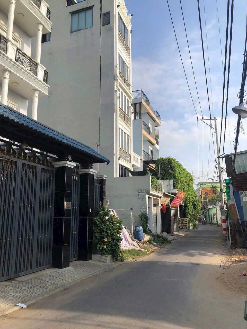 Cần bán Nhà mặt tiền đường Số 4, Phường Long Trường, Diện tích 133m²,  4 tầng 3