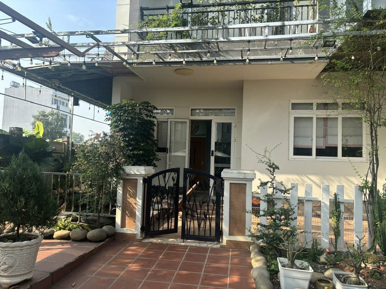 Cho thuê Nhà mặt tiền Phường Phú Hữu, Quận 9, Diện tích 117m², Giá 23 Triệu/tháng