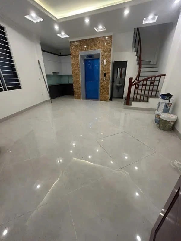 BÁN NHÀ RIÊNG phố Ô Cách 47m2 X 5 tầng, mặt tiền 4.8n, 8.6 tỷ Long Biên.