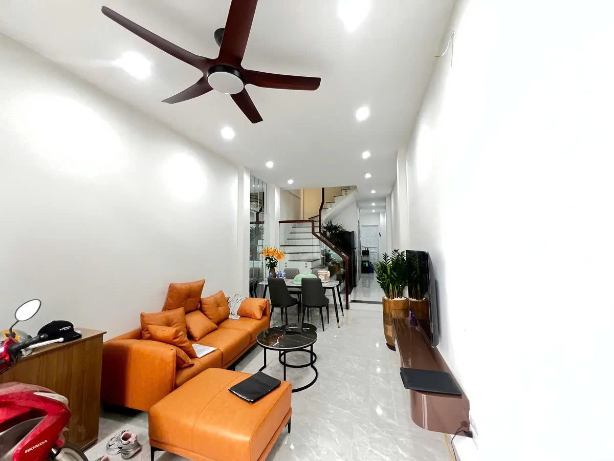 NHÀ MỚI Ô TÔ CHÁNH- VÀO NHÀ  Phố Thạch Bàn 46m2 X 5 tầng 10.5 tỷ Long Biên.