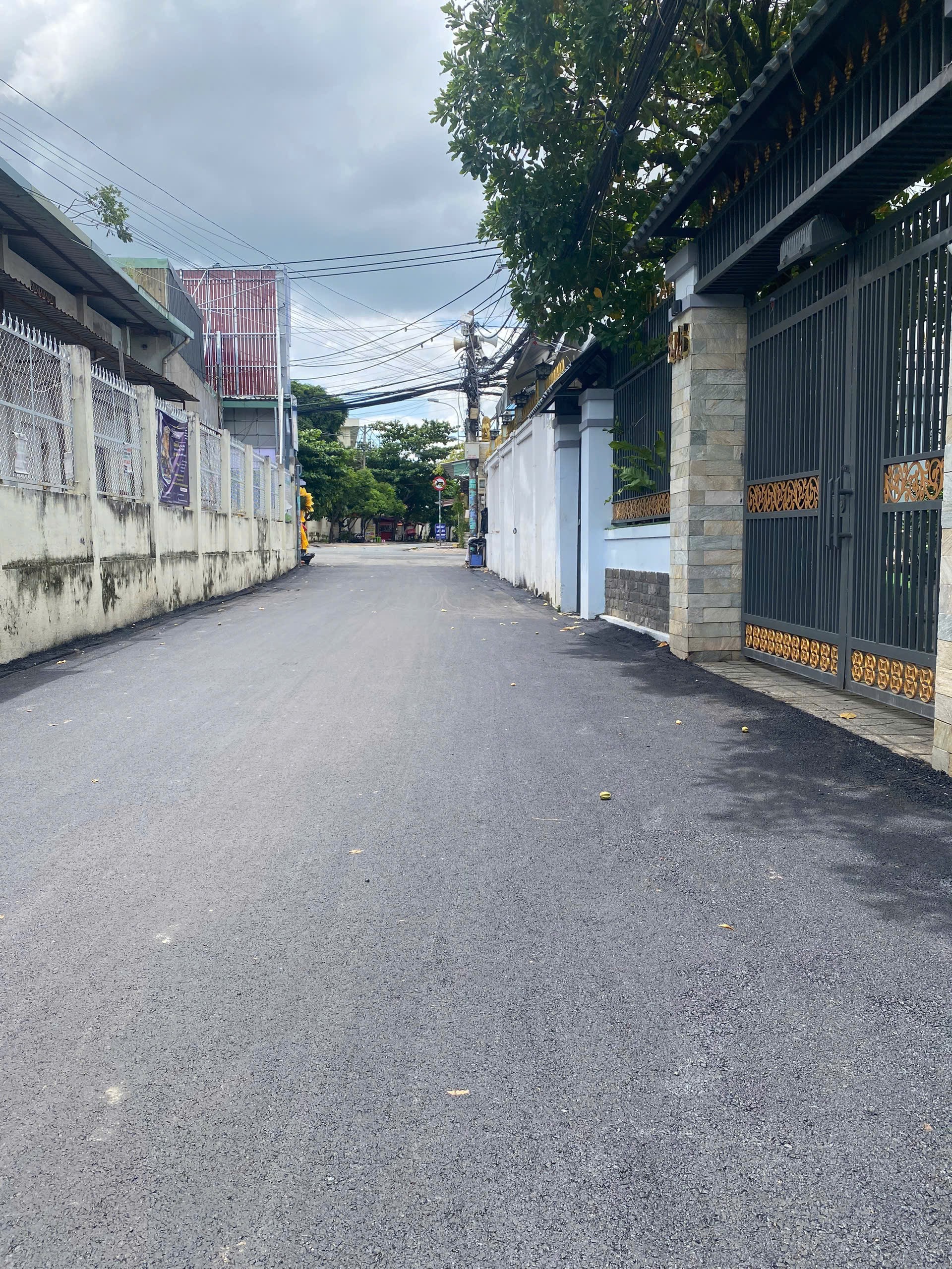 Nhà HXH Quanh trung tăng nhơn phú B, diện tích 225m giá tốt 2
