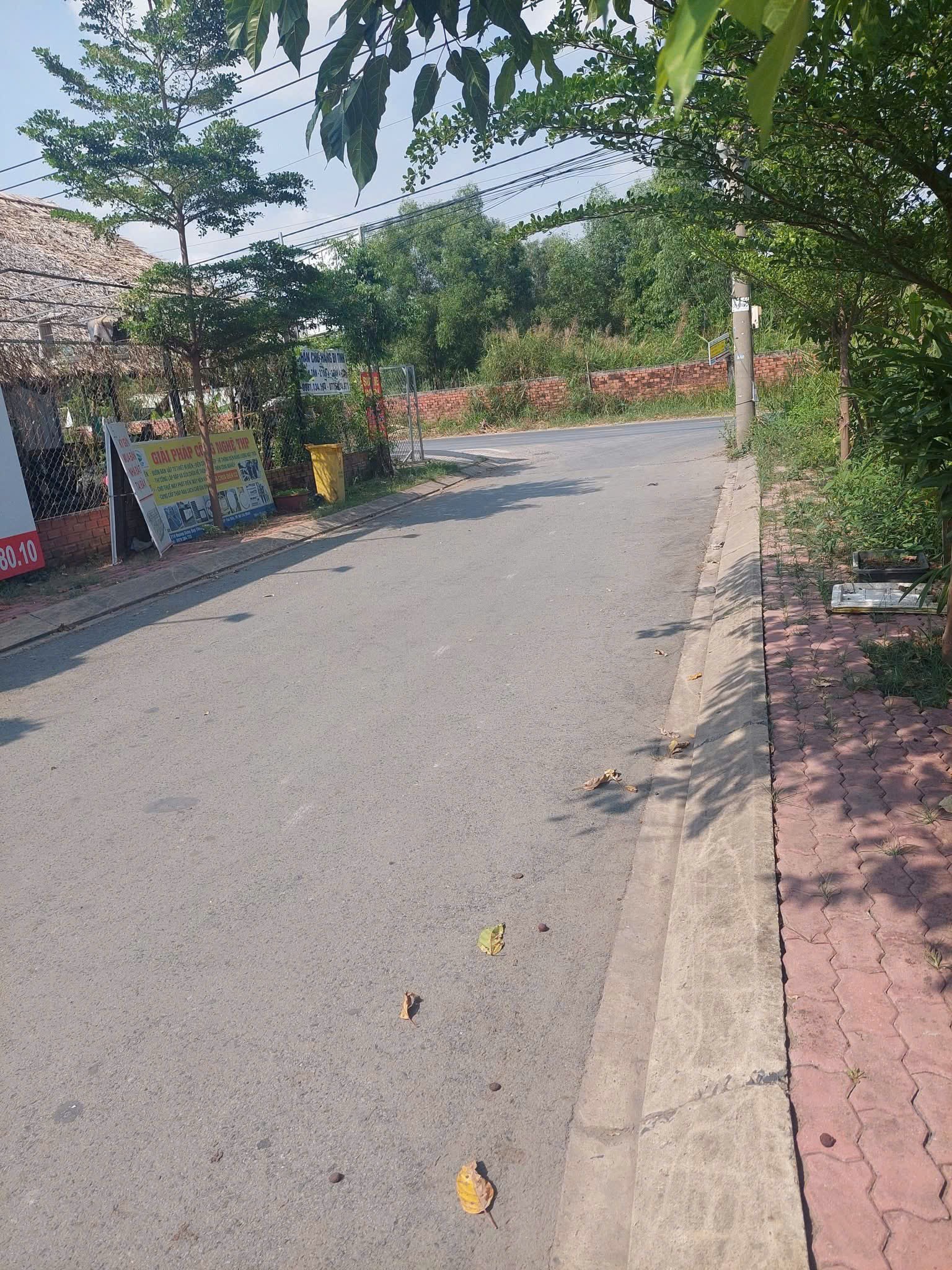 Cần bán Đất Phường Phú Hữu, Quận 9, Diện tích 99m², Giá 5.6 Tỷ
