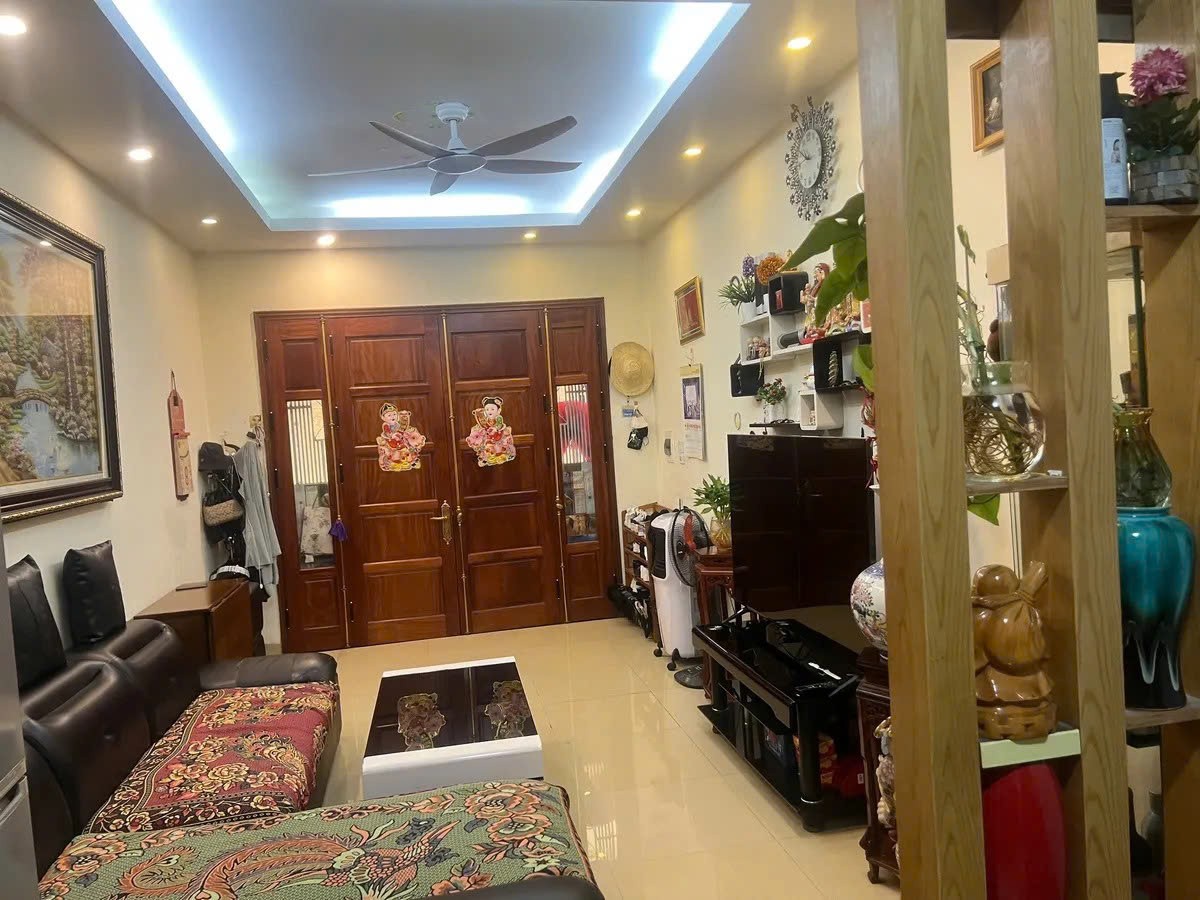 NHÀ ĐẸP Ở LUÔN Ngọc Thụy 36 m2 X 5 tầng,mặt tiền  3.5m,7.95 tỷ Long Biên.