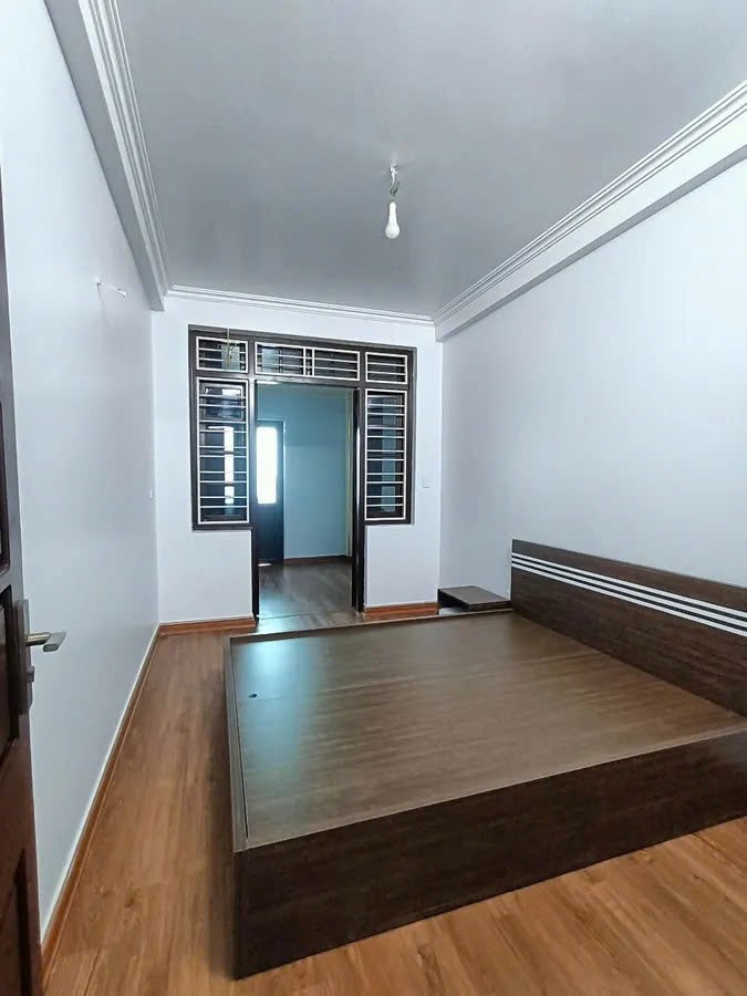 BÁN NHÀ Ô TÔ ĐỖ CỬA VÀO NHÀ Đức Giang 53/64m2 X 4 Tầng 9.8 tỷ Long Biên.