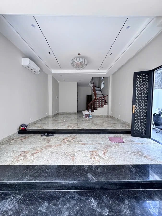 NHÀ MỚI Ô TÔ VÀO NHÀ Phố Vũ Xuân Thiều 48m2 X 6 tầng, mặt tiền  4.8m, 10.5 tỷ Long Biên. 2