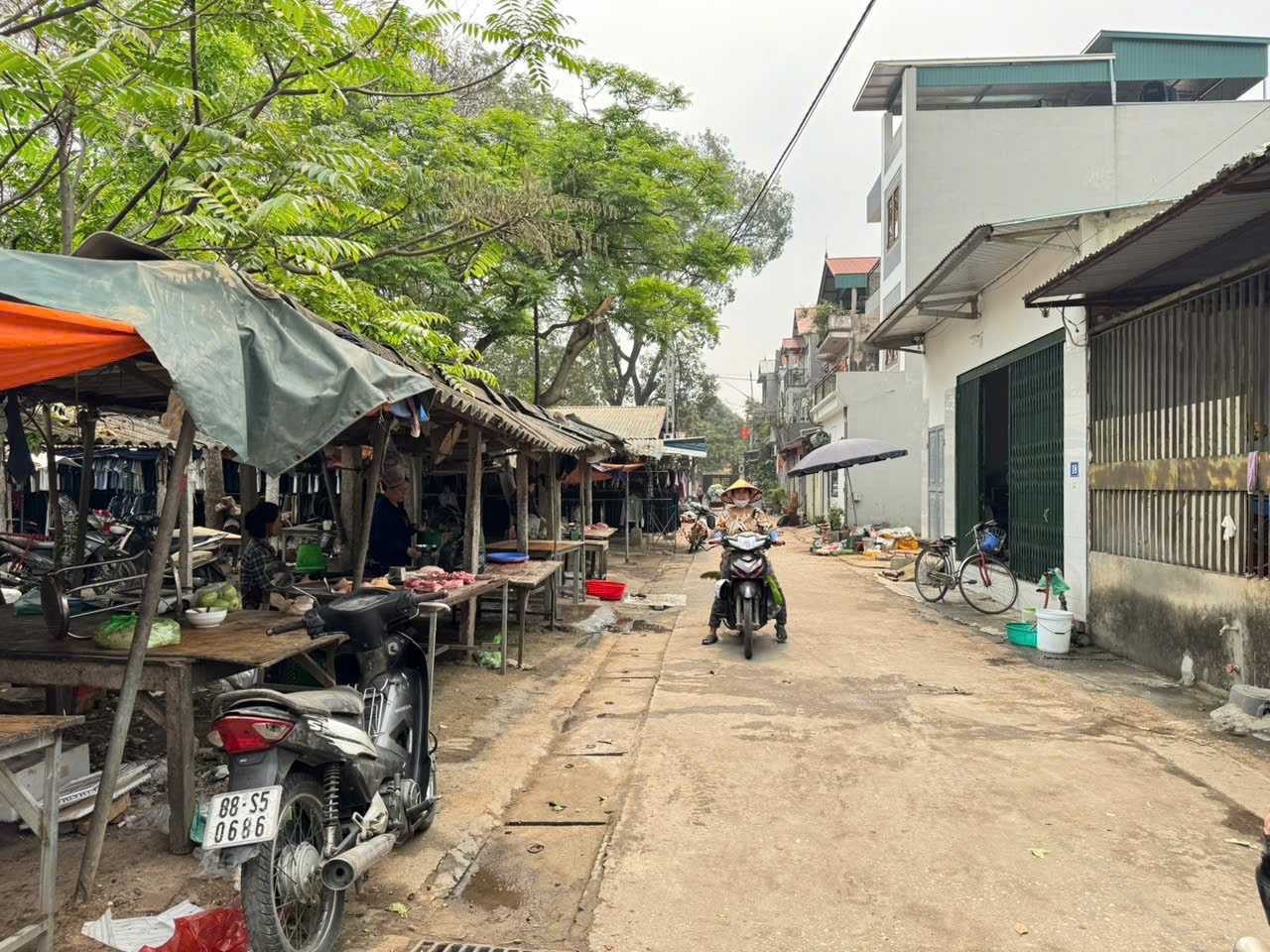 Bán đất trung tâm TT Chi Đông, Mê Linh, HN. Vị trí mặt chợ, mặt tiền kinh doanh đẹp. 3