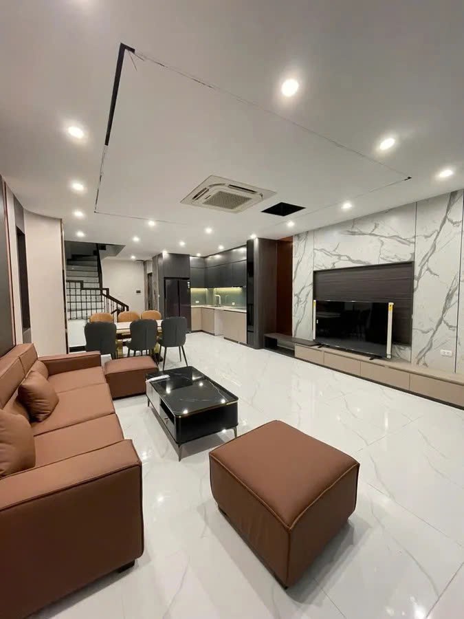 SIÊU PHẨM LONG BIÊN PHÂN LÔ Ô TÔ VÀO NHÀ 6 TẦNG Phố Ngọc Thụy 52 m2 X 13.8 tỷ. 3