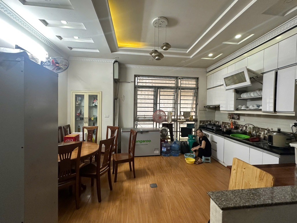 Bán nhà Đốc Ngữ, Ba Đình, 2 thoáng, oto tránh, 56m2, 5 tầng, Mt 5.3m, chỉ 23.2 tỷ 2