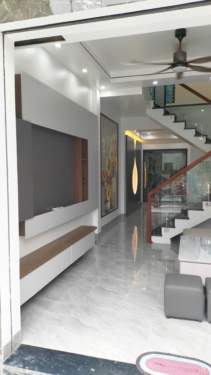 Bán căn nhà 3 tầng ngõ phố Nguyễn Hữu Cầu, ph Ngọc Châu, TP HD, 41.2m2, 3 ngủ, gần chợ Phú Lương