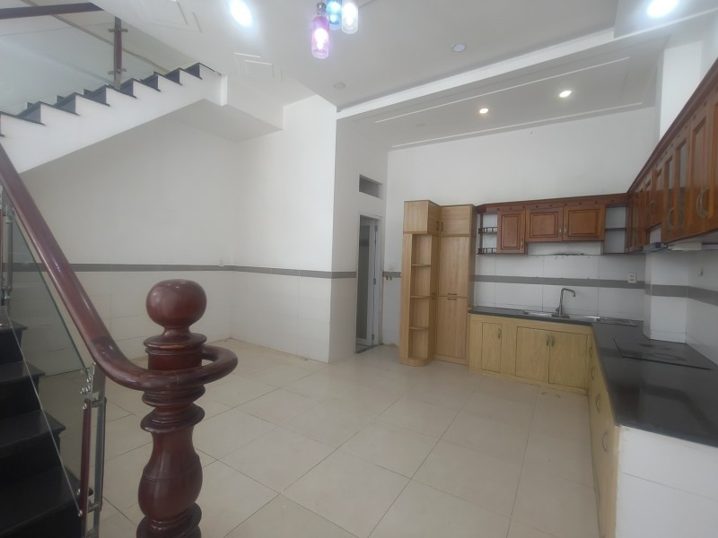 Bán nhà mặt phố đường Số 37, Hiệp Bình Chánh, Thủ Đức, TP HCM. DT 67m2, 3 tầng. Giá 8,05 tỷ, Sổ 2