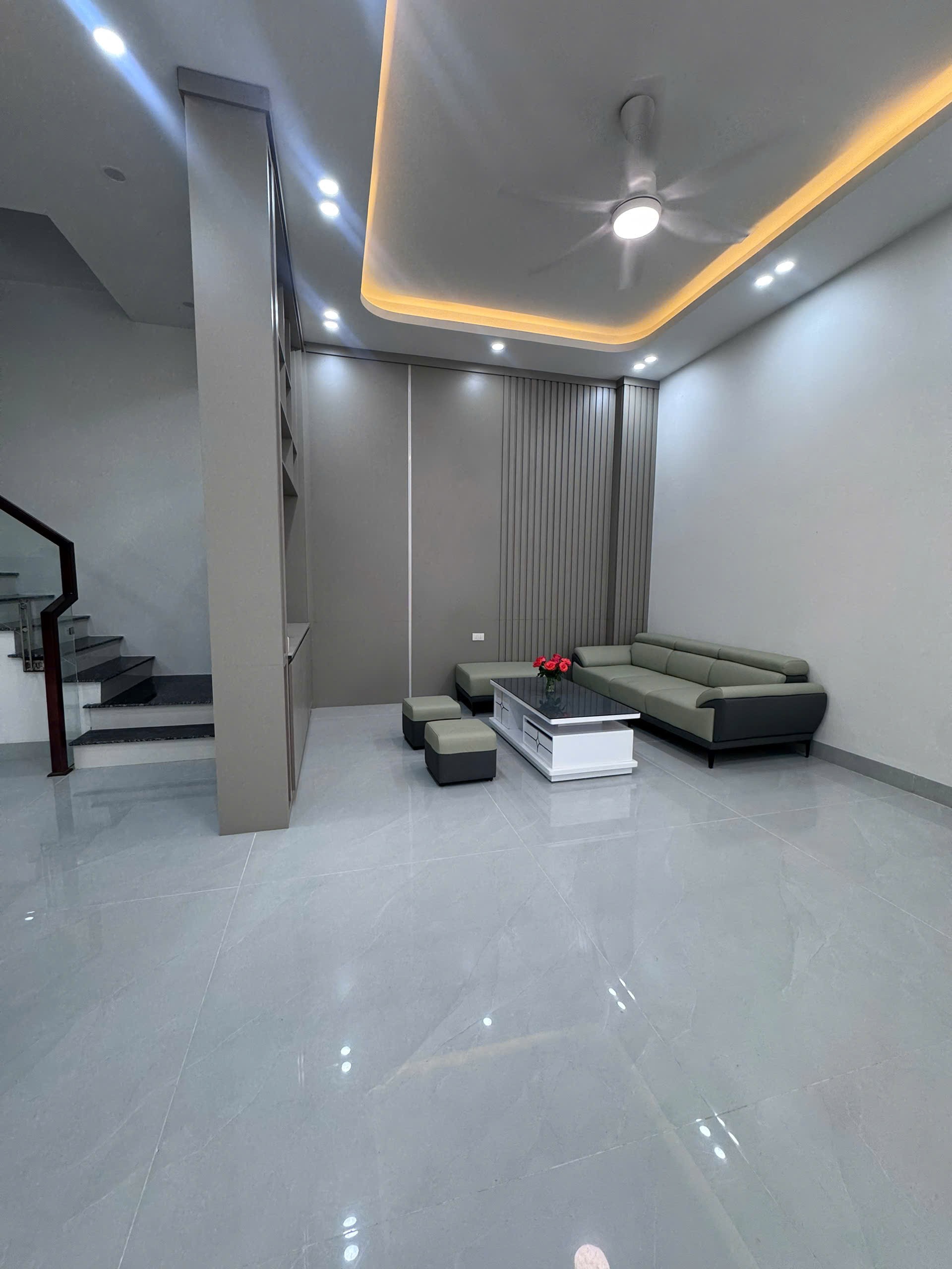 Nhà 4 tầng Bình Lộc Lê Thanh Nghị ngõ thông ô tô vào nhà giá 3ty450
