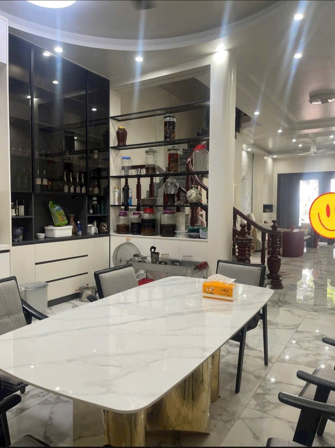 Bán nhà 4.5 tầng mặt đường đôi KĐT Tuệ Tĩnh, TP HD, 80m2, mt 5m, 5 ngủ khép kín, chỉ suýt 7 tỷ