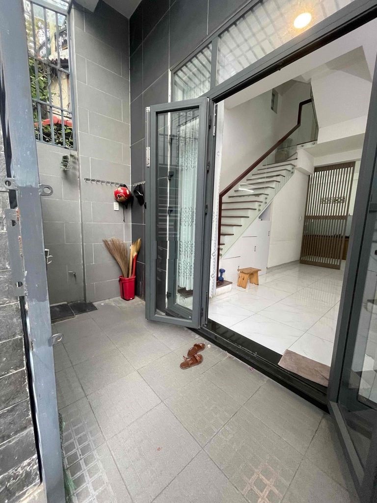 NGUYÊN CĂN KHU BÊN SÔNG,SÁT BÊN GIGAMALL, TRỆT 2 LẦU,3PN, 3WC GIÁ CHỈ 12TR