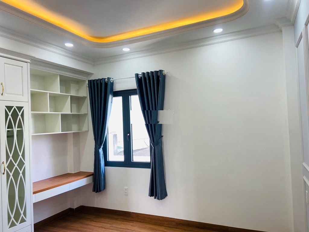 NHÀ LIỀN KỀ VẠN PHÚC CITY,TRET LUNG 3LAU,4PN,HXT GIÁ CHỈ 18TR