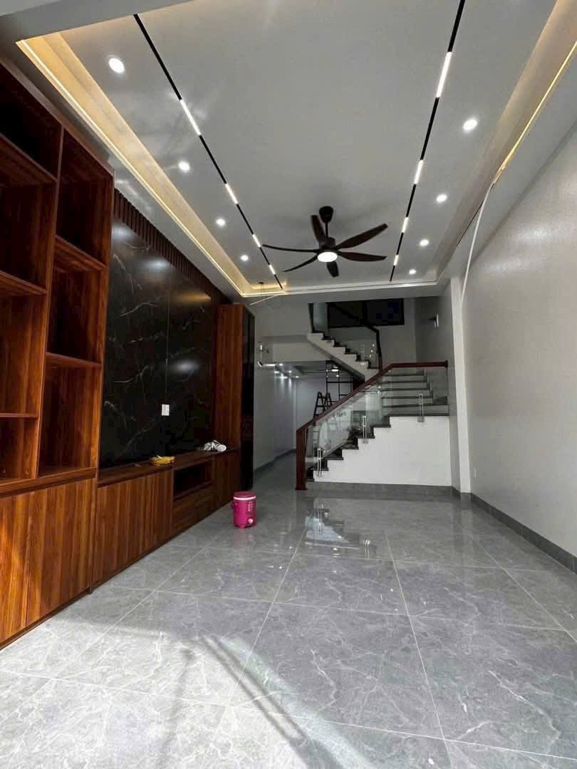 Bán nhà ngõ phố Hoàng Lộc, ph Lê Thanh Nghị, TP HD, 52m2, mt 4m, 3 ngủ, 3 vs, mt 4m, ngõ oto chỉ 3