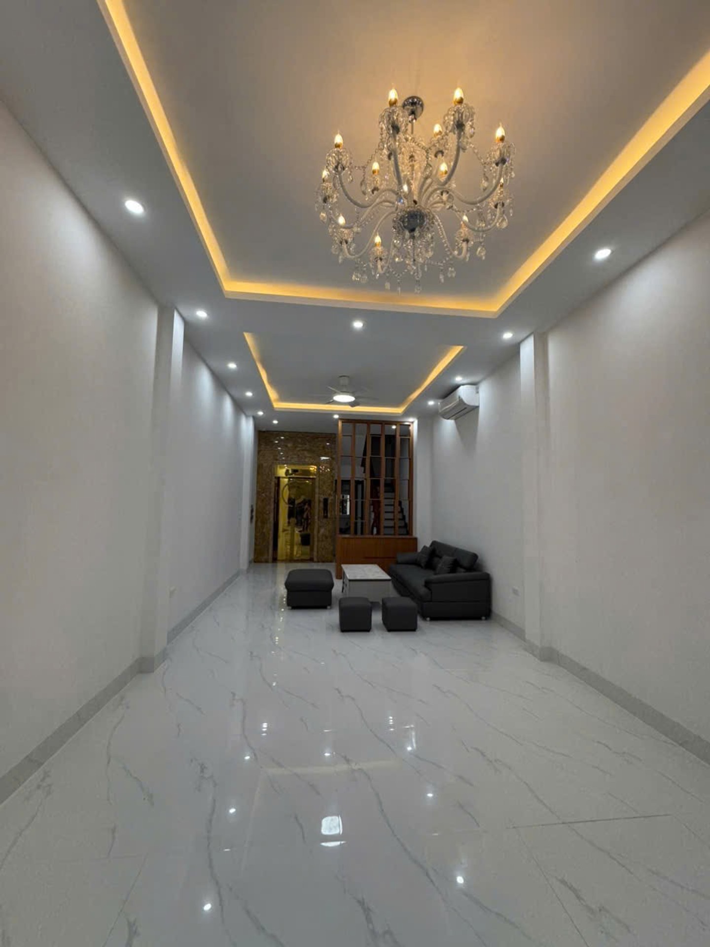 Nguyễn Văn Cừ Long Biên 10 tỷ 50m ô tô qua nhà gần công viên 3