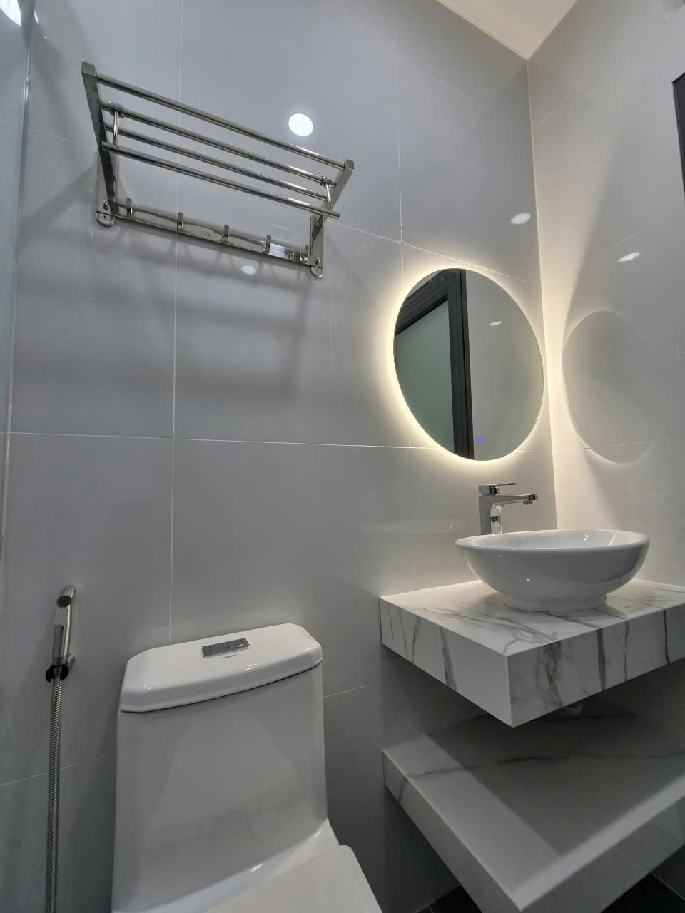 MẶT TIỀN XE HƠI ĐỖ CỬA LƯƠNG THẾ VINH TÂN PHÚ 49M2 4 TẦNG 5PN 4WC SÂN THƯỢNG CHỈ 7.7 TỶ 11