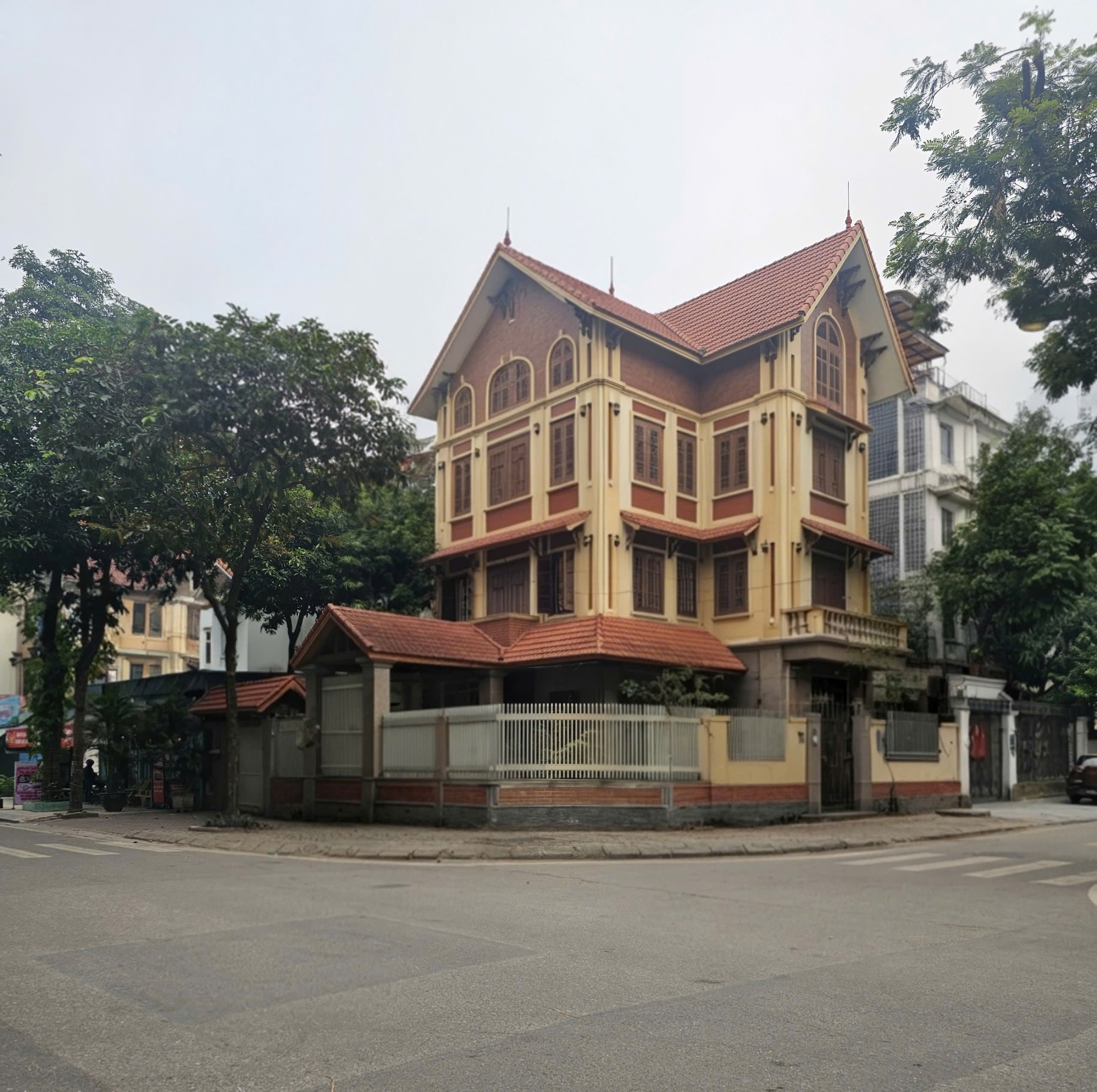 Cho thuê nhà, Nguyễn Khánh Toàn, Nguyễn Văn Huyên; 125m2* 4T -37 tr