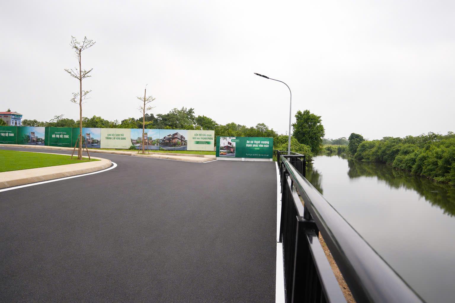 Bán mảnh đất 100m2, mặt tiền 6,92m, tai trục chính đường rộng 30m  nối ra khu công nghệ cao Hoà 3