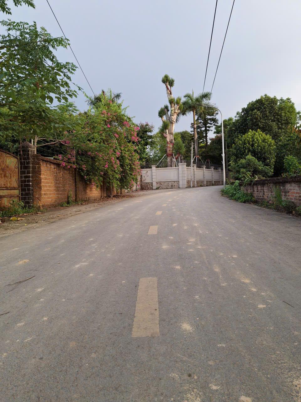 Bán mảnh đất 100m2, mặt tiền 6,92m, tai trục chính đường rộng 30m  nối ra khu công nghệ cao Hoà 5