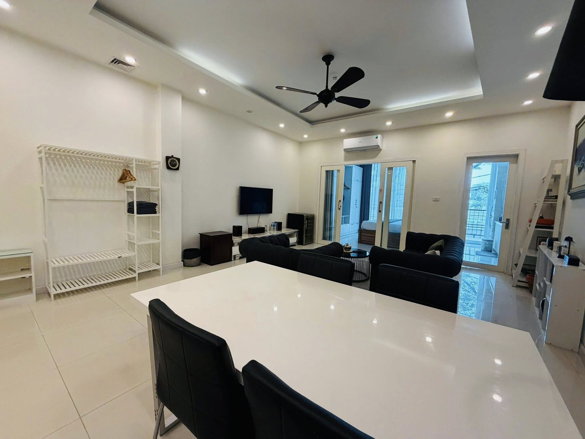 BÁN NHÀ ĐỖ QUANG, PHÂN LÔ VỈA HÈ, 8 TẦNG THANG MÁY, KINH DOANH, VĂN PHÒNG, NHỈNH 30 TỶ 3