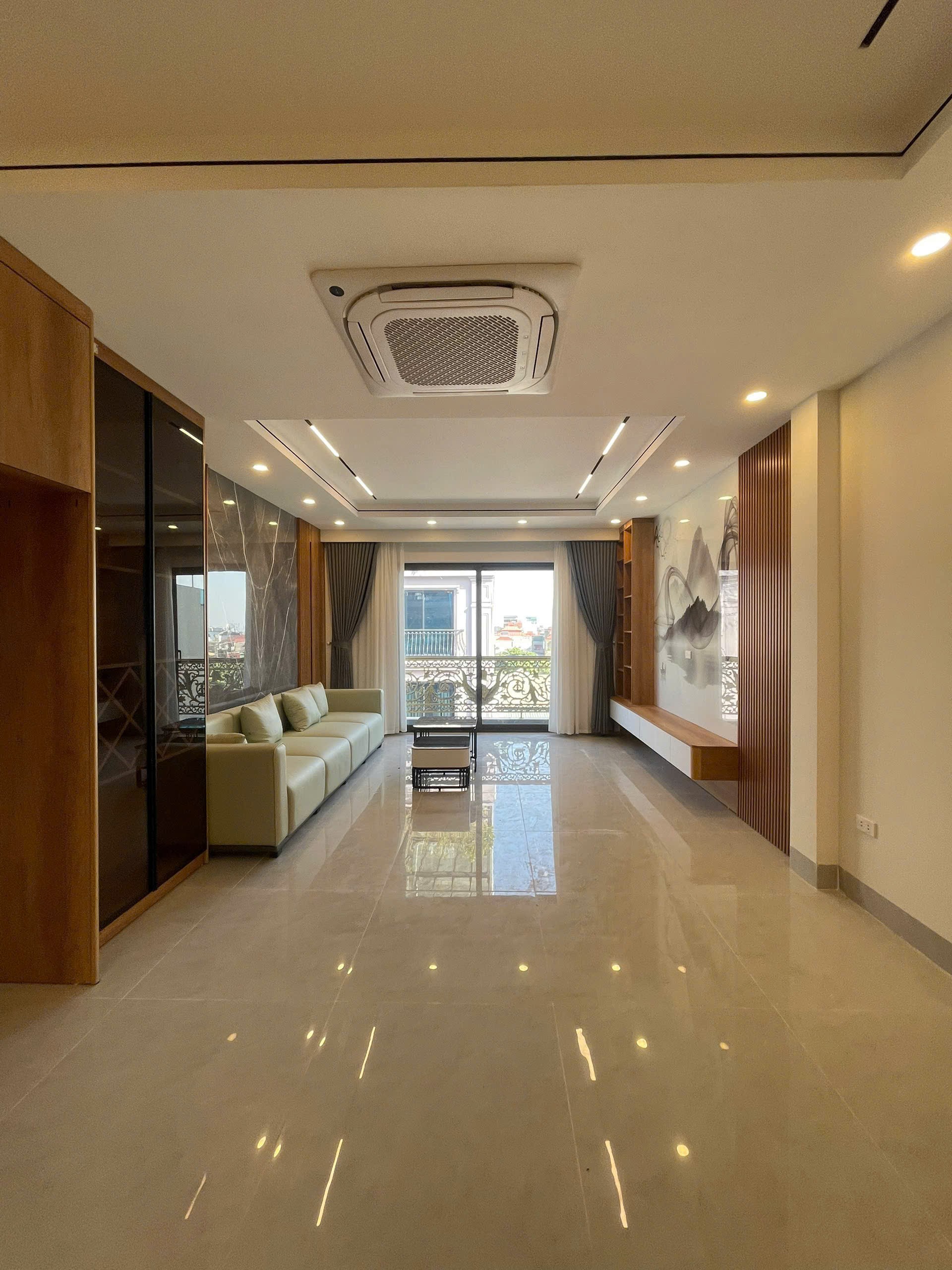 Bán nhà vị trí đắc địa đường Nguyễn Thời Trung - Long Biên. 2