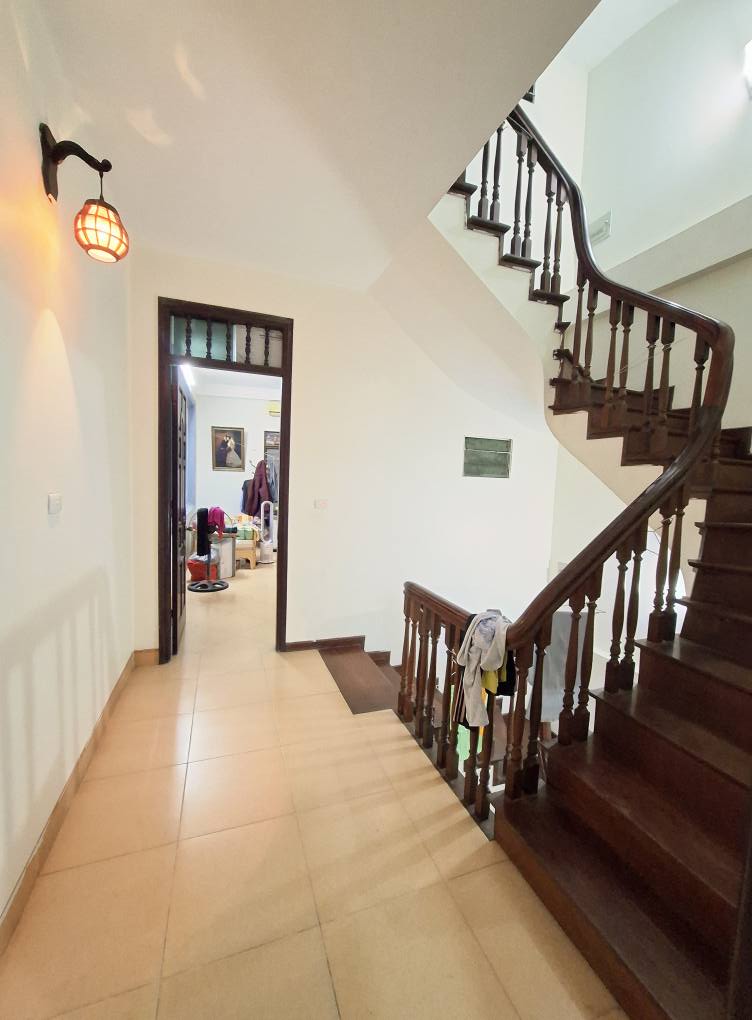 BÁN NHÀ VĂN QUÁN, PHÂN LÔ VỈA HÈ, OTO TRÁNH, 71M2 5T Ở, KINH DOANH, VĂN PHÒNG, CHỈ 19.X TỶ 3