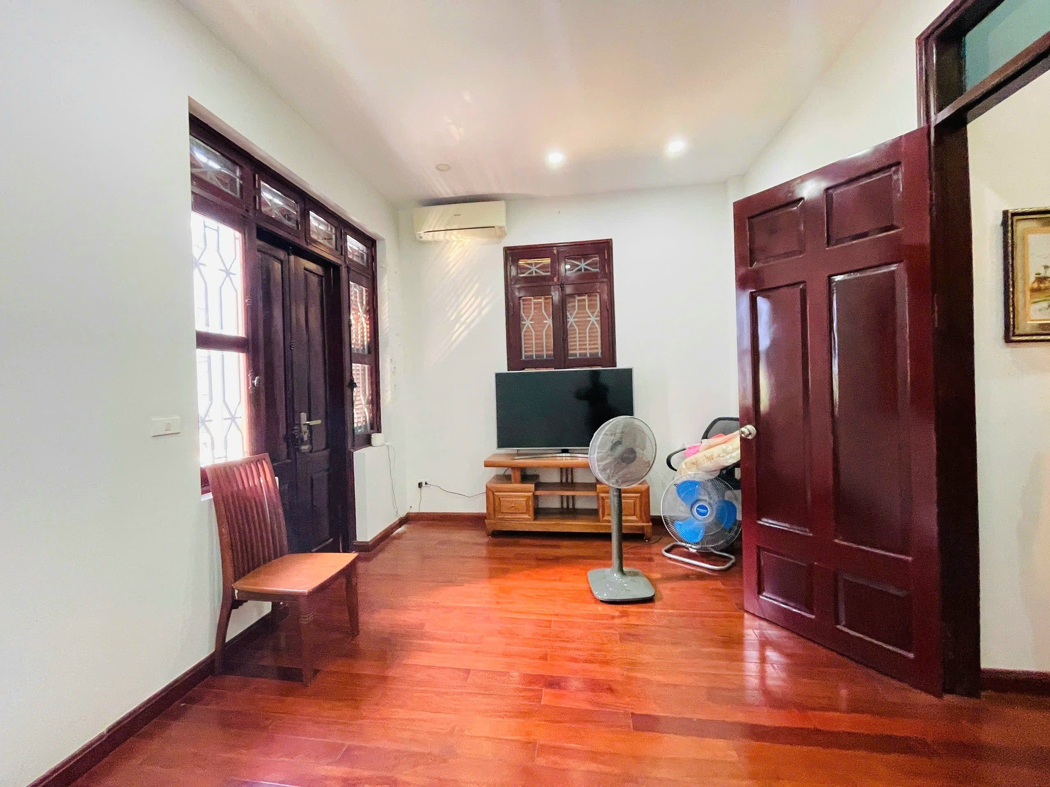 BÁN NHÀ VĂN QUÁN, PHÂN LÔ VỈA HÈ, OTO TRÁNH, 71M2 5T Ở, KINH DOANH, VĂN PHÒNG, CHỈ 19.X TỶ 4