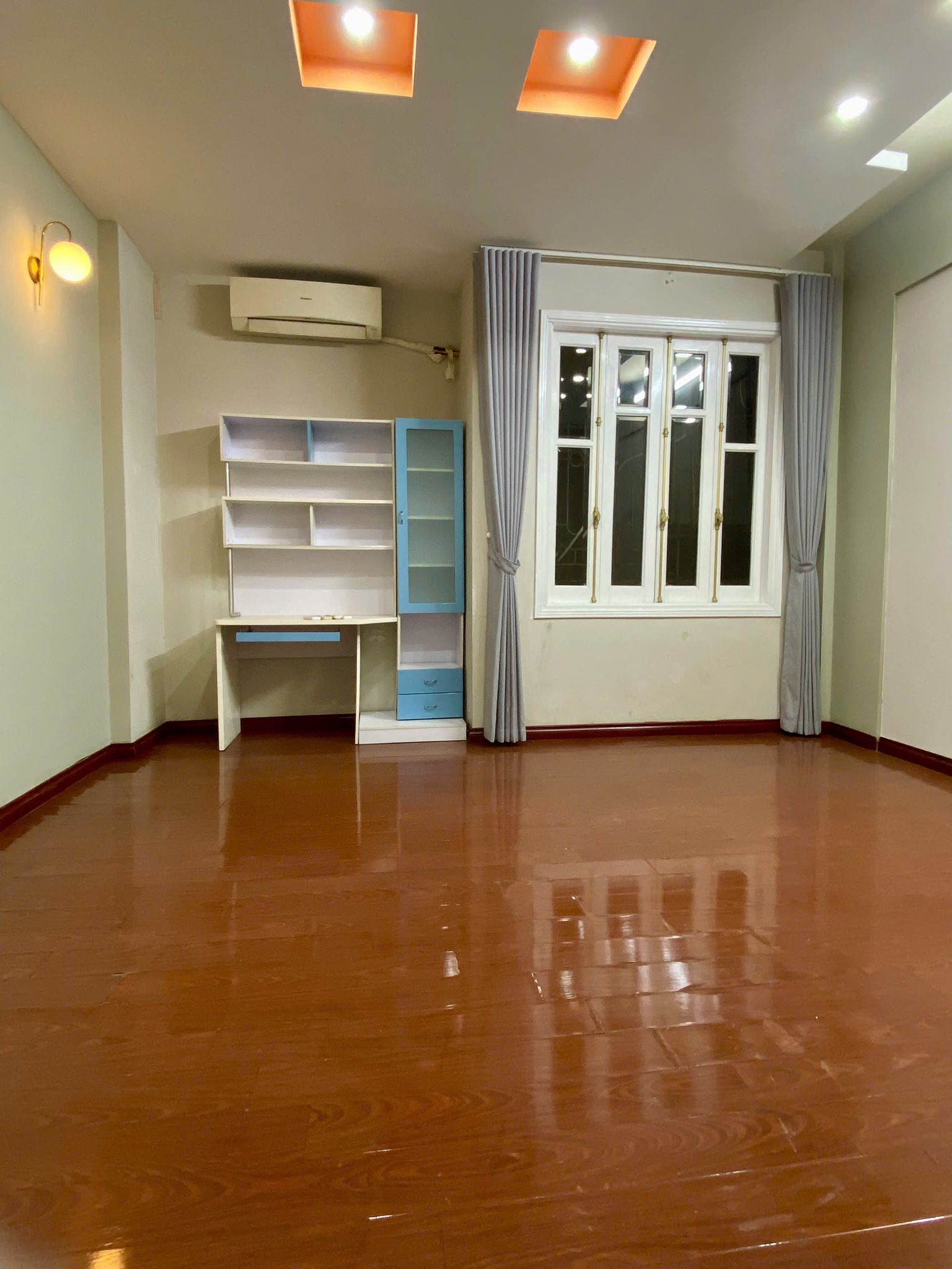 BÁN NHÀ VĂN QUÁN, PHÂN LÔ VỈA HÈ, OTO TRÁNH, 71M2 5T Ở, KINH DOANH, VĂN PHÒNG, CHỈ 19.X TỶ 5