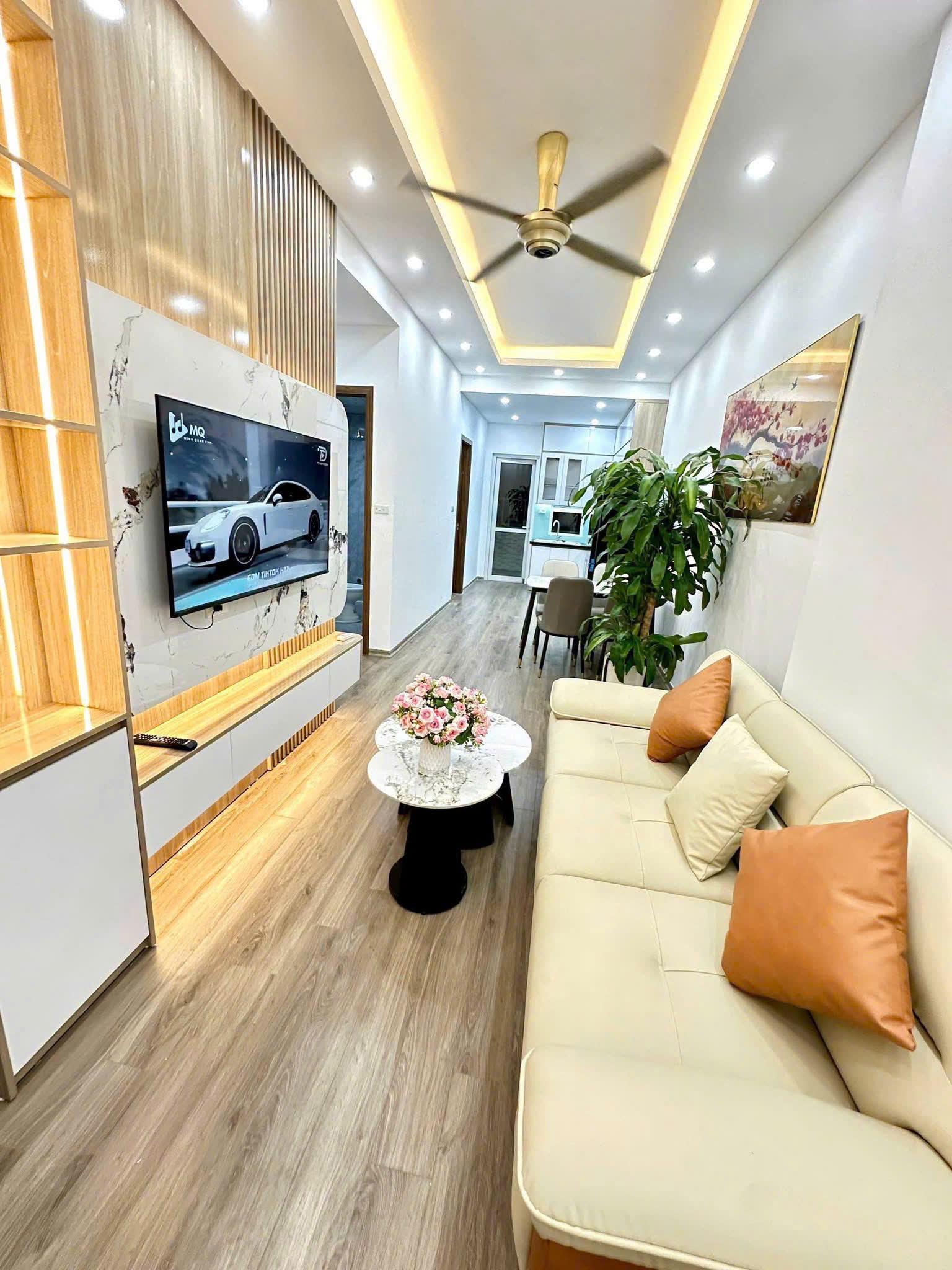 Bán gấp chung cư Đại Thanh căn hoa hậu 60m2, tặng full nội thất, sổ đỏ chính chủ, chỉ 3tỷ 2