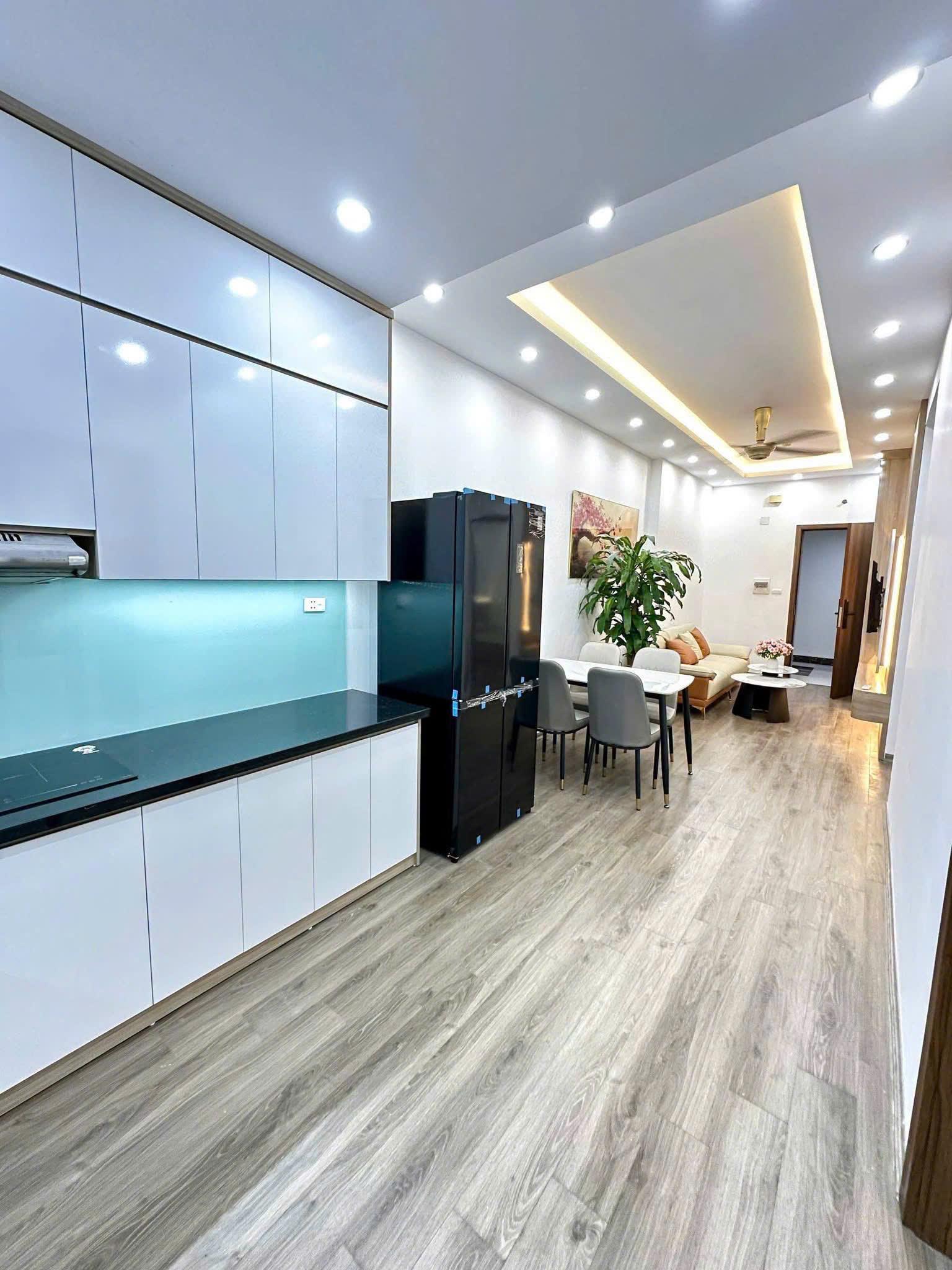 Bán gấp chung cư Đại Thanh căn hoa hậu 60m2, tặng full nội thất, sổ đỏ chính chủ, chỉ 3tỷ 3