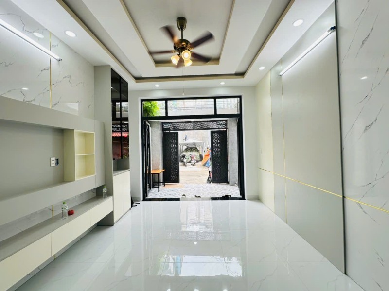 Bán nhà 4 tầng, 56m2 đường Trường Lưu, P. Long Trường, Q9, Thủ Đức, TP HCM.  5,78  tỷ.