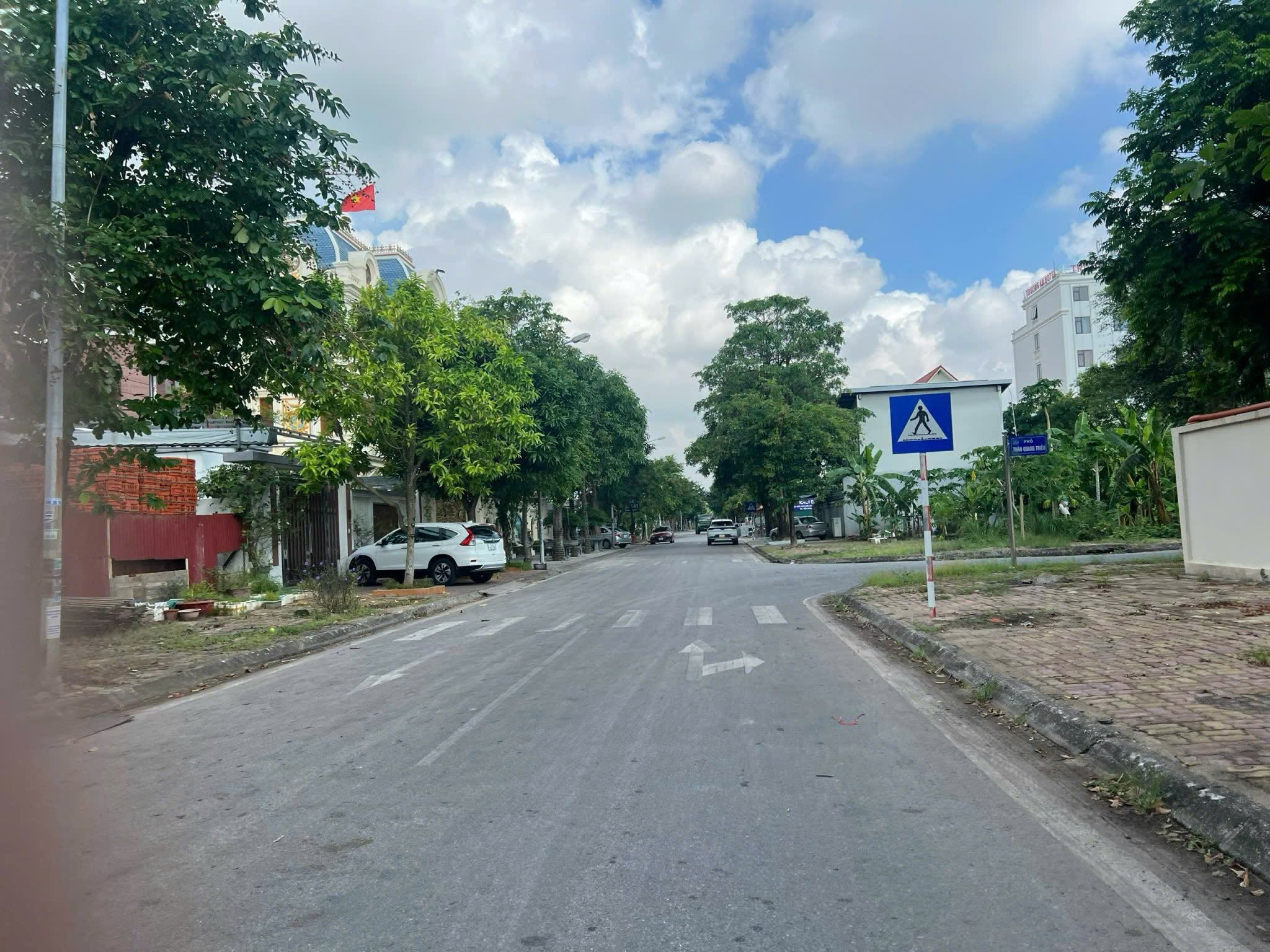 Bán đất biệt thự khu Trường An, mặt đường Trần Nguyên Đán, TP HD, 250m2, mt 12.5m 3