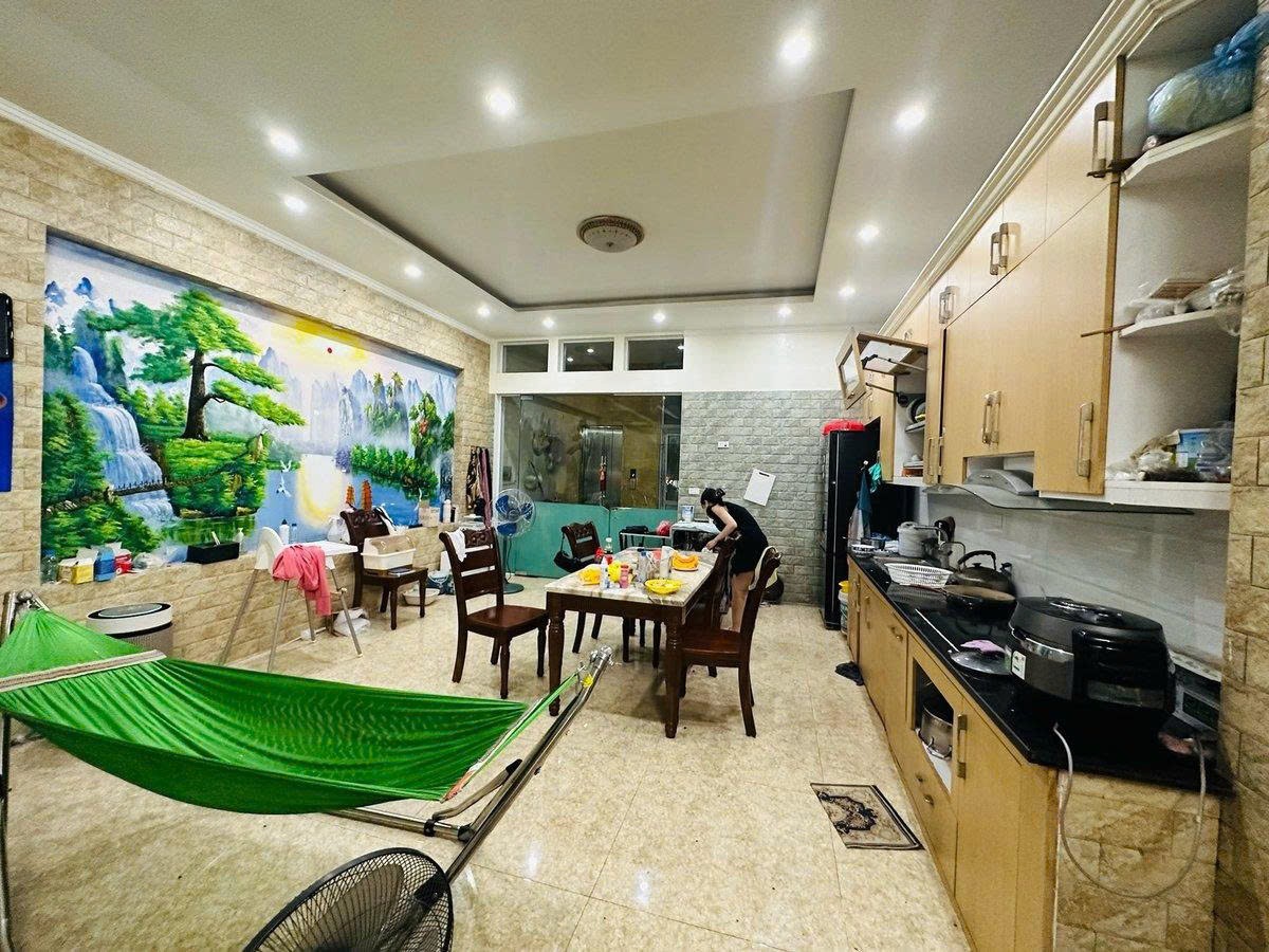 Bán gấp nhà đẹp 5 tầng mặt phố Lê Lợi, 68m2, mặt tiền 5m, thang máy, kinh doanh sầm uất, giá 31.5