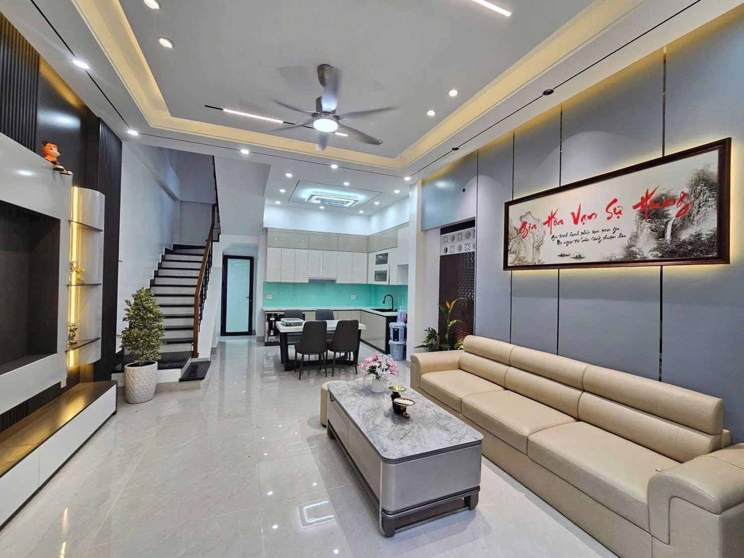 Bán nhà ngõ đường Lê Thanh Nghị, TP Hải Dương, 50m2, 3 tầng 1 tum, mt 4.8m, 3 ngủ, 3 vs, nhà đẹp 3