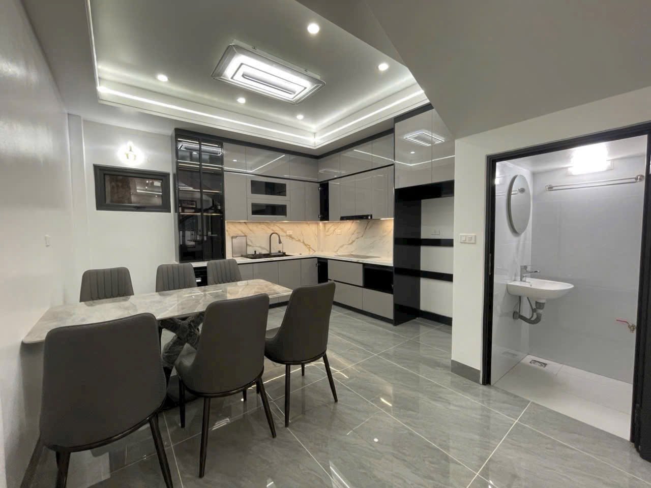 Bán nhà 3 tầng ngõ phố Đức Minh, ph Thanh Bình, TP HD, 52.5m2, mt 4.05m, 3 ngủ, 3 vs 3