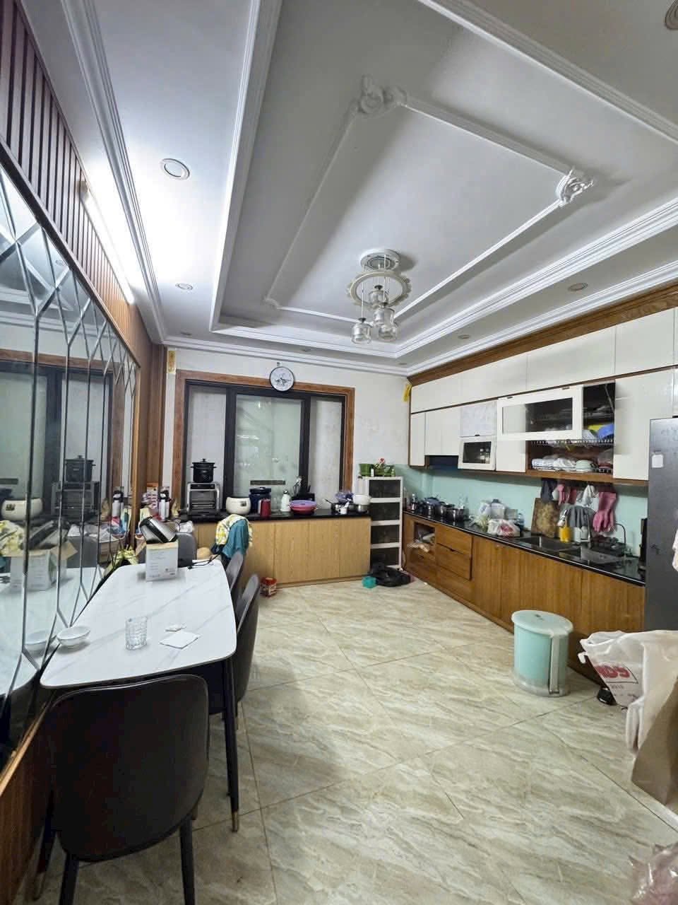 Bán nhà 4 tầng mặt phố Ỷ Lan, ph Ngọc Châu, TP HD, 50m2, mt gần 4m, 4 ngủ, đường thoáng rộng 2